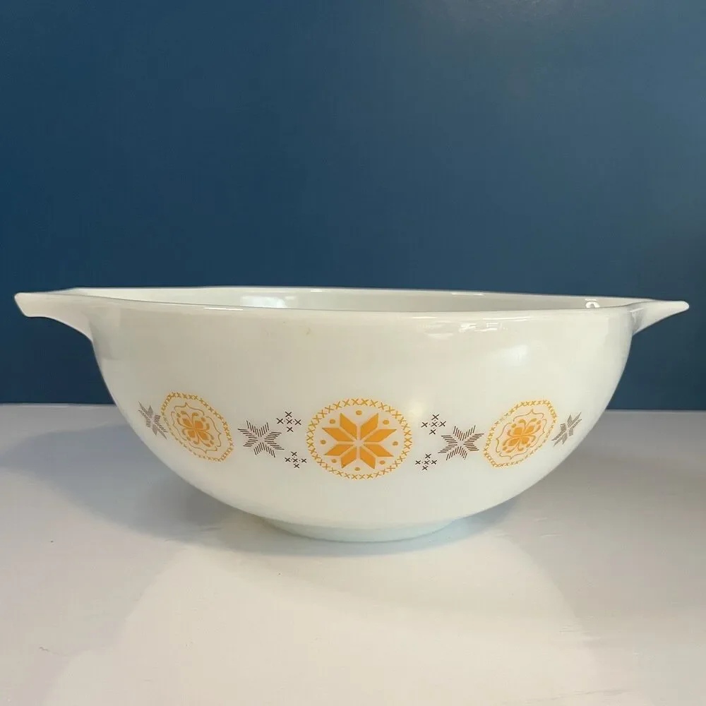 Vintage Pyrex Town & Country Cinderella Mixing Nesting Bowls #441 & 444 USA